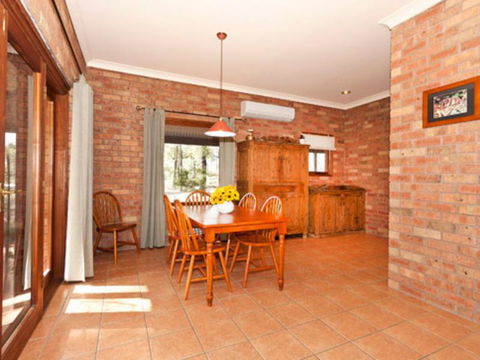 The Cottage Hunter Valley - Sunshine Coast Guide 1
