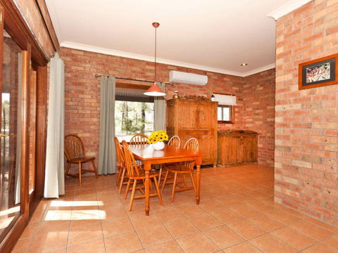 The Cottage Hunter Valley - Sunshine Coast Guide 5