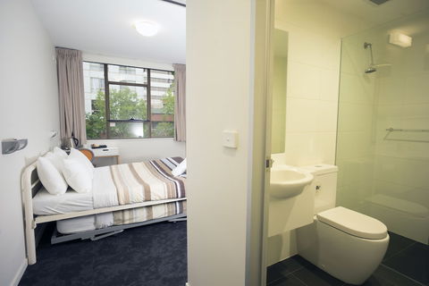 Canberra City YHA - Hostel - Sunshine Coast Guide 5