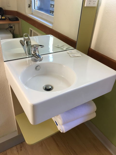 Ibis Budget Campbelltown - Sunshine Coast Guide 5