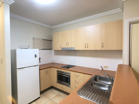 City Plaza Apartments - Sunshine Coast Guide 5