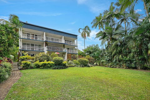 Beach Haven Apartments - Sunshine Coast Guide 1