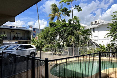 Cairns City Motel - Sunshine Coast Guide 3