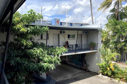 Cairns City Motel - Sunshine Coast Guide 1