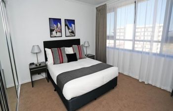 Under The Townsville Sun (694I) - Sunshine Coast Guide 2