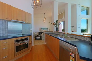 Pacific Royale Penthouse 311 - Sunshine Coast Guide 6