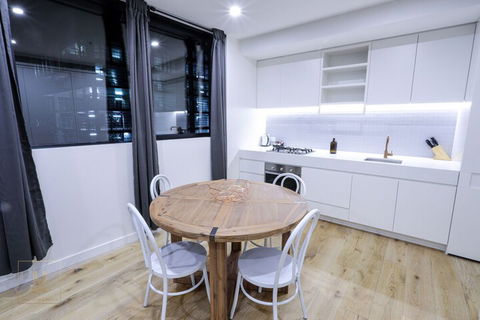 Unil Apartments Glenwaverley - Sunshine Coast Guide 7