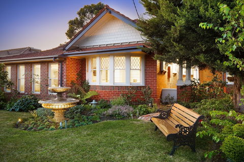 Rosanna Mansion - Sunshine Coast Guide 0