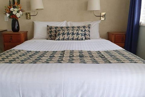 MAS Country Colonial Motor Inn - Sunshine Coast Guide 7