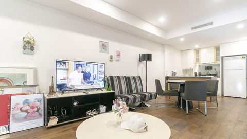 A02-darling Harbour 2 BDR Loft - Sunshine Coast Guide 4