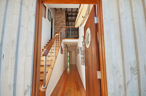 A PERFECT STAY - The Hawk At Wategos - Sunshine Coast Guide 2