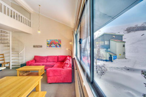 Snow Ski Apartments 16 - Sunshine Coast Guide 2