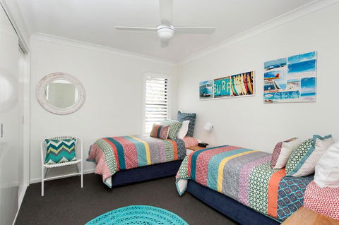 Mollymook Beachfront Penthouse 9 - Sunshine Coast Guide 1