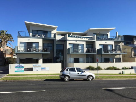 Mollymook Beachfront Penthouse 9 - Sunshine Coast Guide 3