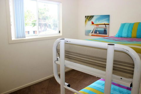 PACIFIC PALMS - Sunshine Coast Guide 6
