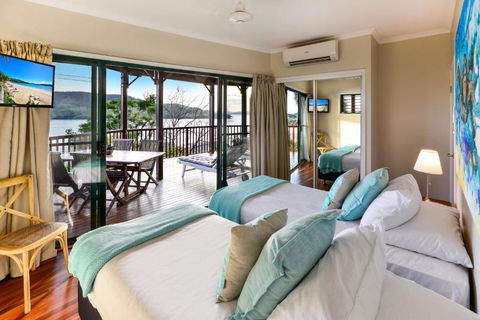 NEWLY BEAUTFULLY RENOVATED 16 The Casuarina 3 Bedroom House With 180 Degree Ocean Views - Sunshine Coast Guide 3