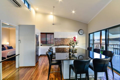 NEWLY BEAUTFULLY RENOVATED 16 The Casuarina 3 Bedroom House With 180 Degree Ocean Views - Sunshine Coast Guide 5
