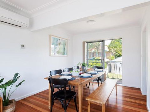 The Norburn 3 Norburn Avenue Aircon Boat Parking Close To Water & Clubs - Sunshine Coast Guide 1