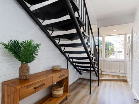 The Norburn 3 Norburn Avenue Aircon Boat Parking Close To Water & Clubs - Sunshine Coast Guide 5