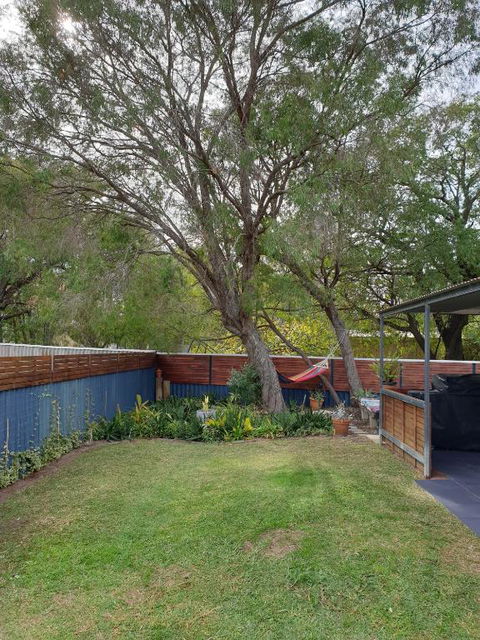 Abbey Beach Cottage - Sunshine Coast Guide 1