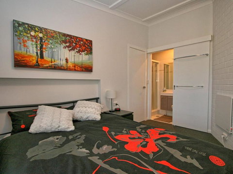 Tanderra 16 / 28 Park Road - Sunshine Coast Guide 3