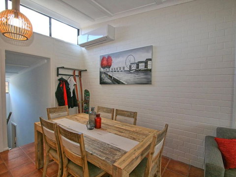 Tanderra 16 / 28 Park Road - Sunshine Coast Guide 2