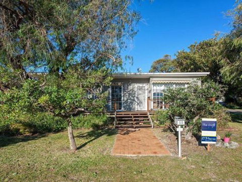 The Croft 11 Boulder Bay Rd Cosy Beach House With Aircon & Only 270m To The Beach - Sunshine Coast Guide 0