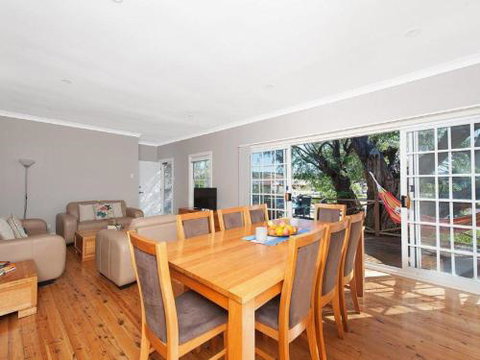 The Croft 11 Boulder Bay Rd Cosy Beach House With Aircon & Only 270m To The Beach - Sunshine Coast Guide 5