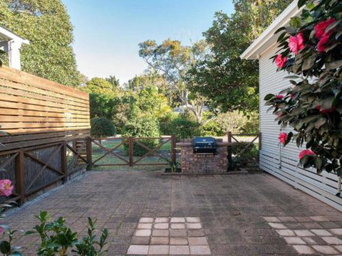 The Croft 11 Boulder Bay Rd Cosy Beach House With Aircon & Only 270m To The Beach - Sunshine Coast Guide 2