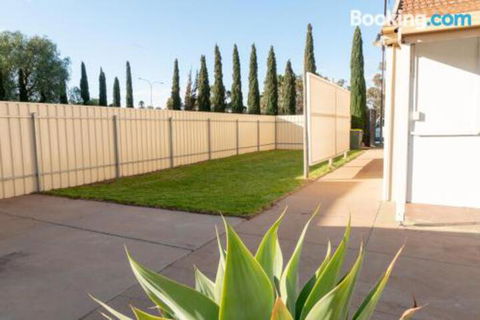 Rosebank Cottage Tailem Bend - Sunshine Coast Guide 2