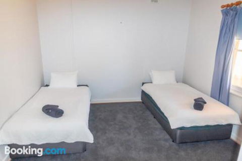 Rosebank Cottage Tailem Bend - Sunshine Coast Guide 6
