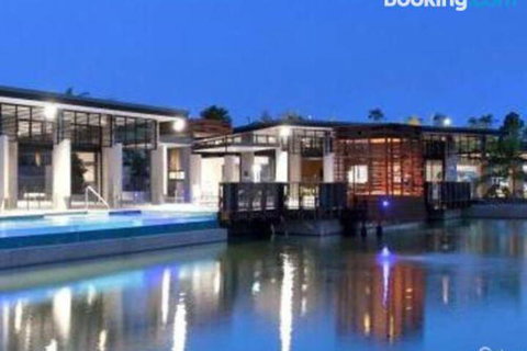 Tranquil Noosa Heads Luxury Home With Private Pool Gym Tennis & Golf - Sunshine Coast Guide 1