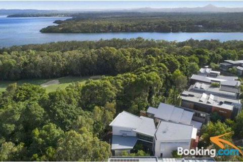 Tranquil Noosa Heads Luxury Home With Private Pool Gym Tennis & Golf - Sunshine Coast Guide 4