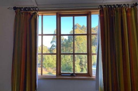 Wind Song Mountain Retreat - Sunshine Coast Guide 6