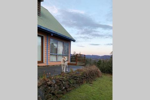 Wind Song Mountain Retreat - Sunshine Coast Guide 2
