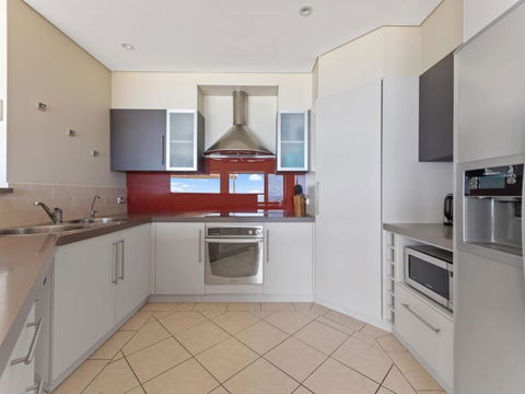 Aqua Shores Penthouse - Sunshine Coast Guide 1