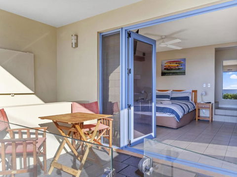 Aqua Shores Studio - Sunshine Coast Guide 6