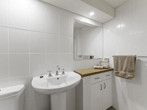 Aqua Shores Studio - Sunshine Coast Guide 4