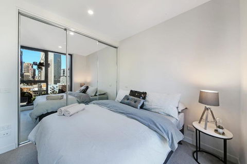 A Cozy & Stylish Suite Near Melbourne Central - Sunshine Coast Guide 5