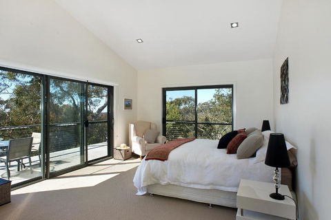 Arana Wentworth Falls - Sunshine Coast Guide 2