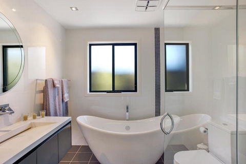 Arana Wentworth Falls - Sunshine Coast Guide 6
