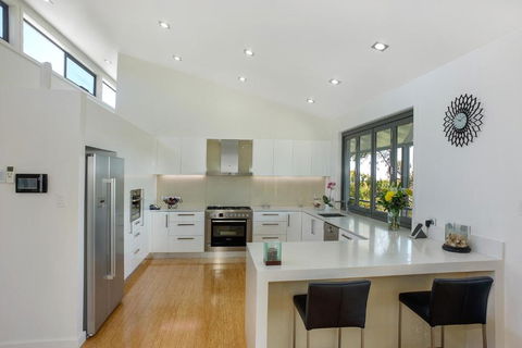 Arana Wentworth Falls - Sunshine Coast Guide 5