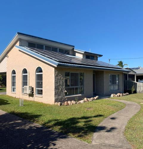11 Anchovy Street Tin Can Bay Summer Haven Coastal Retreat - Sunshine Coast Guide 0
