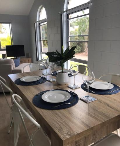 11 Anchovy Street Tin Can Bay Summer Haven Coastal Retreat - Sunshine Coast Guide 6