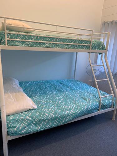 11 Anchovy Street Tin Can Bay Summer Haven Coastal Retreat - Sunshine Coast Guide 5
