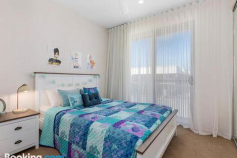 SEASIDE By THE BEACH - Sunshine Coast Guide 6