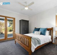 Mosss Place - Sunshine Coast Guide