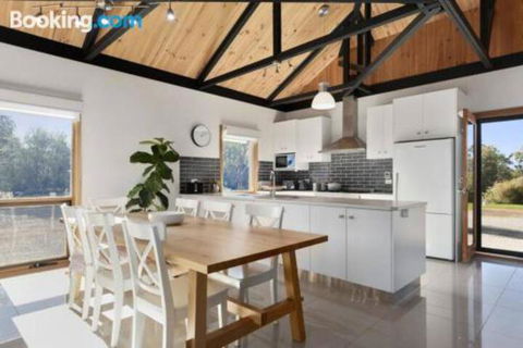 Mosss Place - Sunshine Coast Guide 6