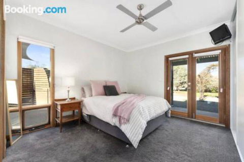 Mosss Place - Sunshine Coast Guide 4