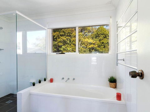 Hit The Beach - Sunshine Coast Guide 3